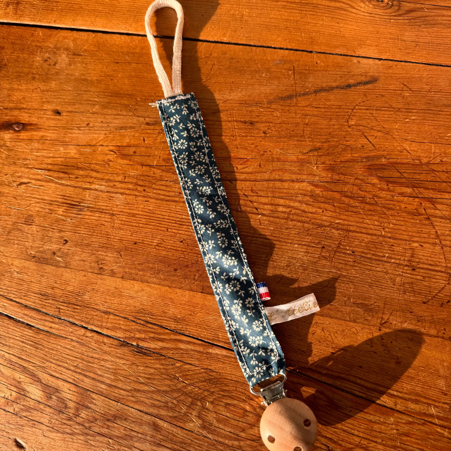 Attache tétine - Bleu fleuri