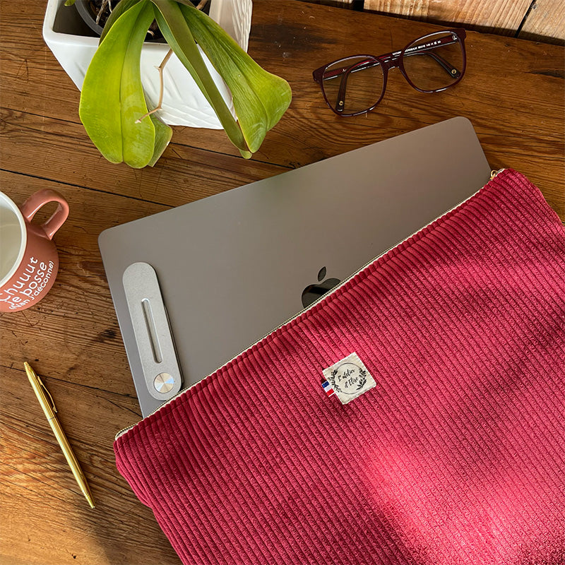 Housse d'ordinateur 17" - Velours côtelé fuchsia