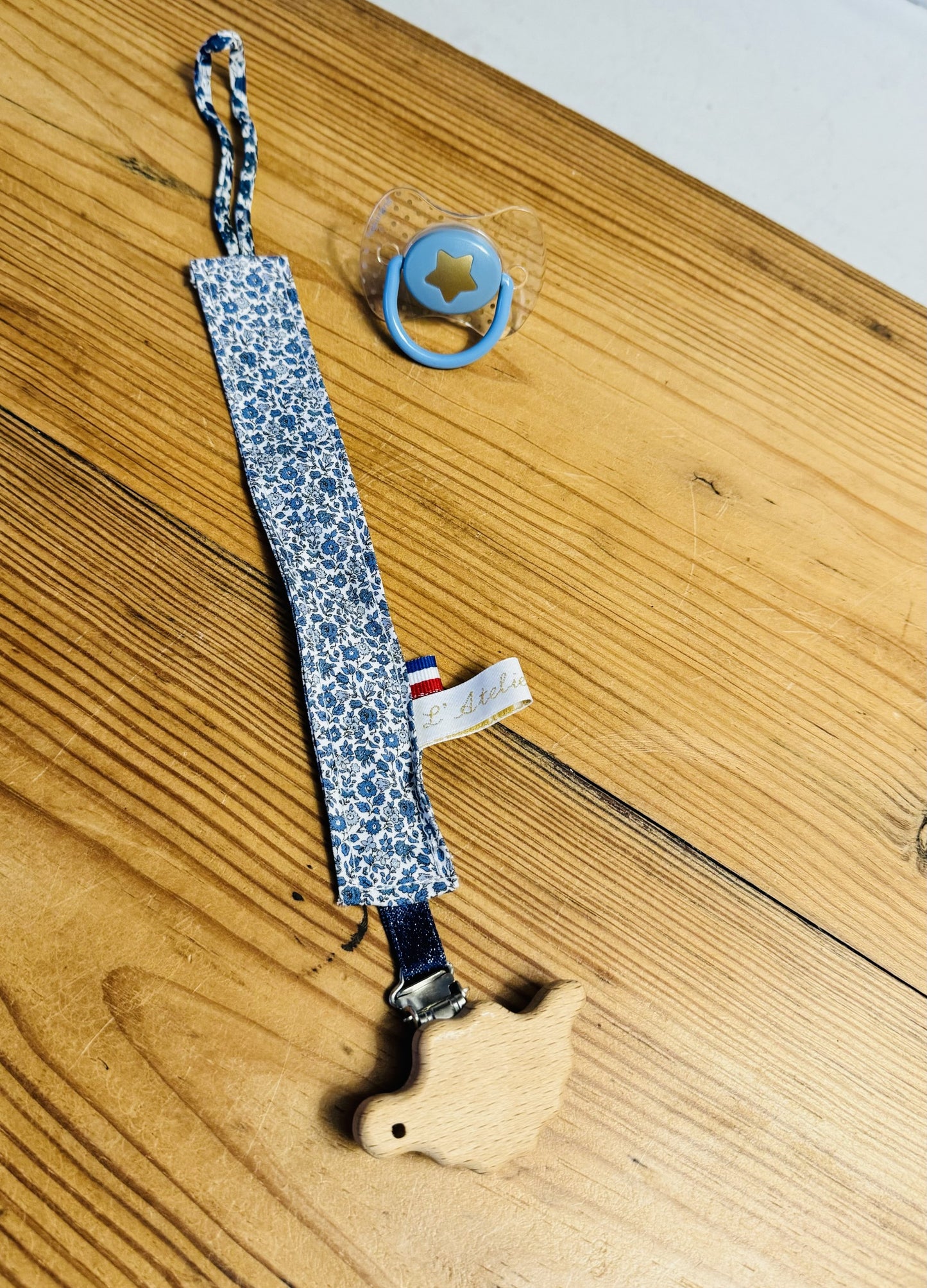 Attache sucette liberty