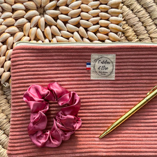 CHOUCHOU SATIN ROSE FAIT MAIN | L'ATELIER D'ÉLISE