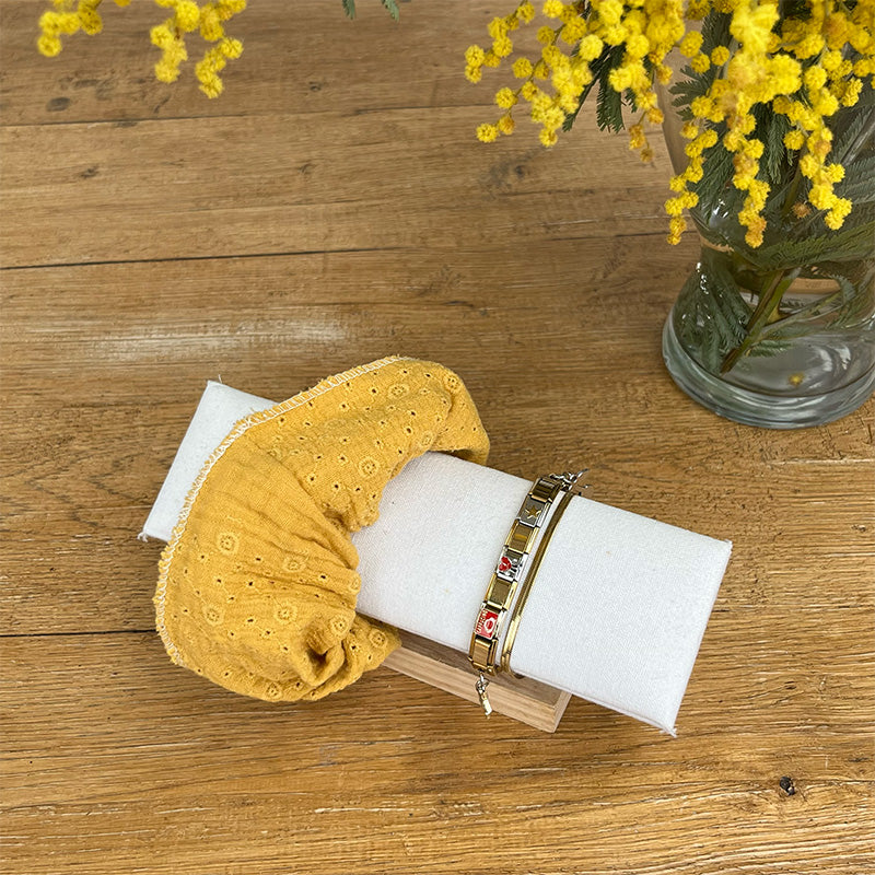 Maxi chouchou - Gaze de coton jaune brodé