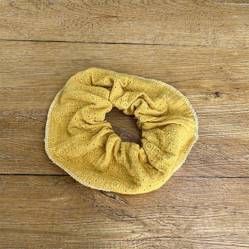 Maxi chouchou - Gaze de coton jaune brodé