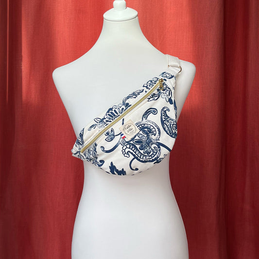 Sac Banane Fait Main fleurs bleu | L'Atelier d'Élise